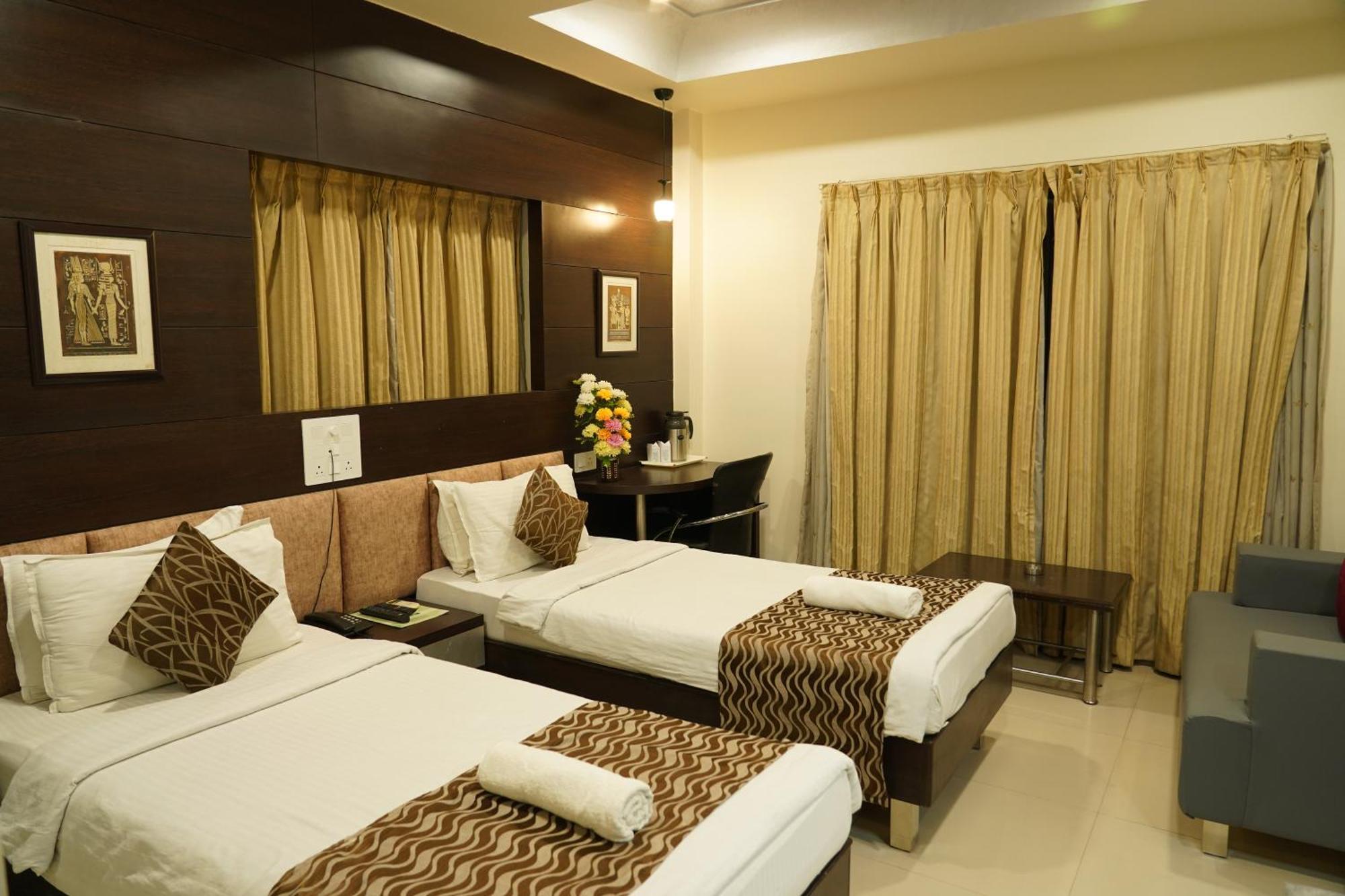 Marshall The Grand Hotel Ahmedabad Eksteriør bilde