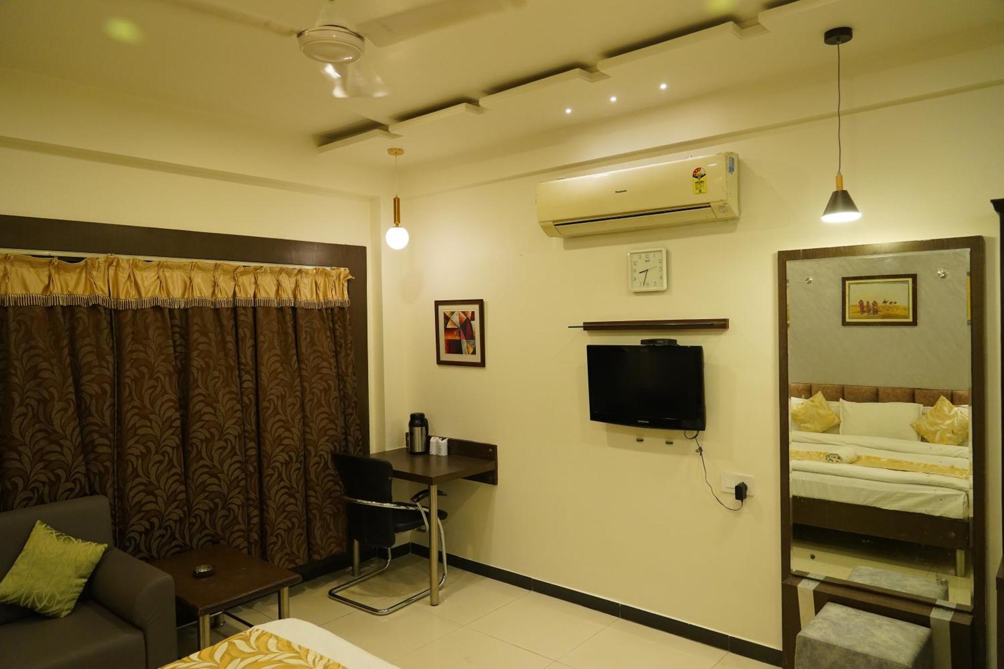 Marshall The Grand Hotel Ahmedabad Eksteriør bilde
