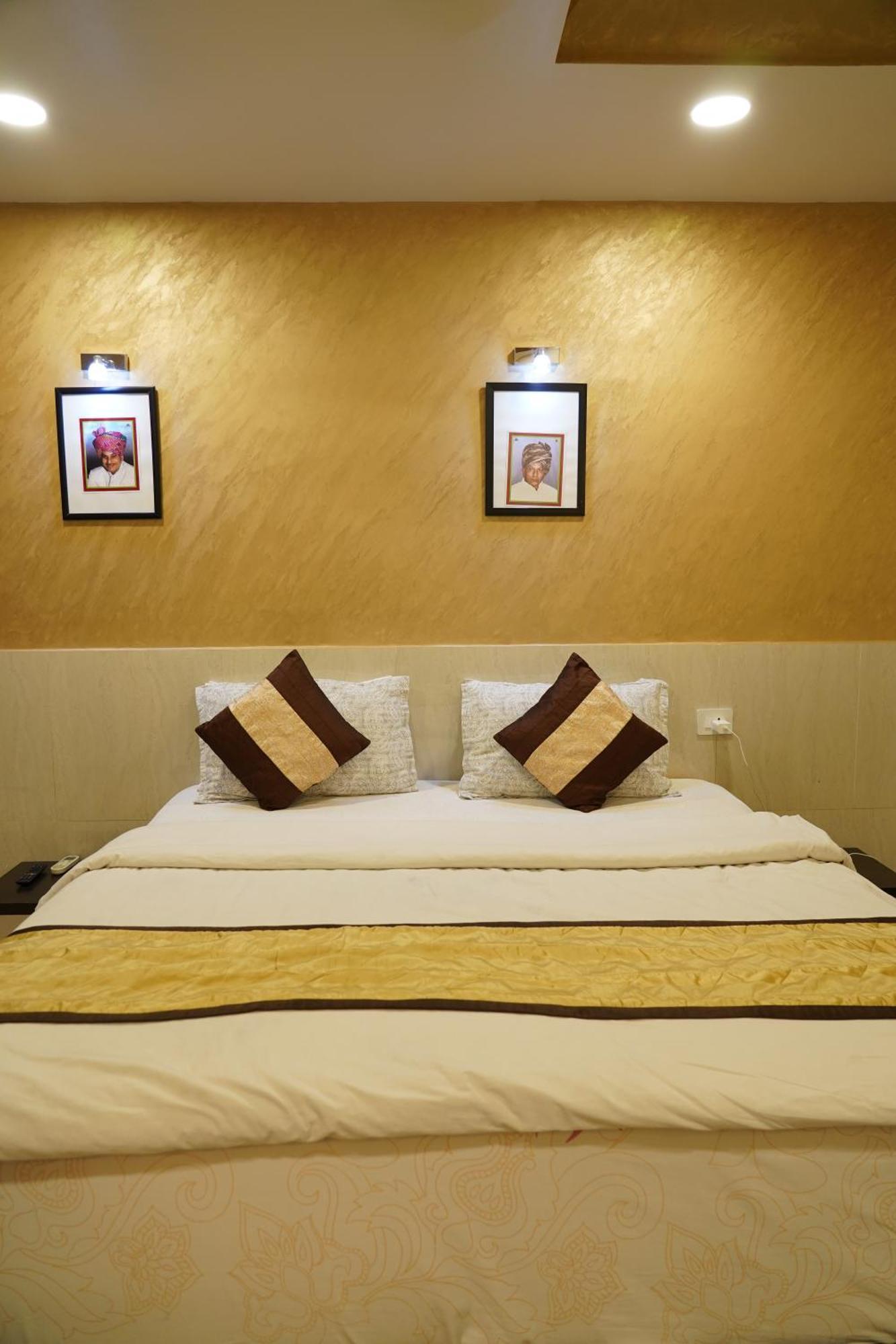 Marshall The Grand Hotel Ahmedabad Eksteriør bilde