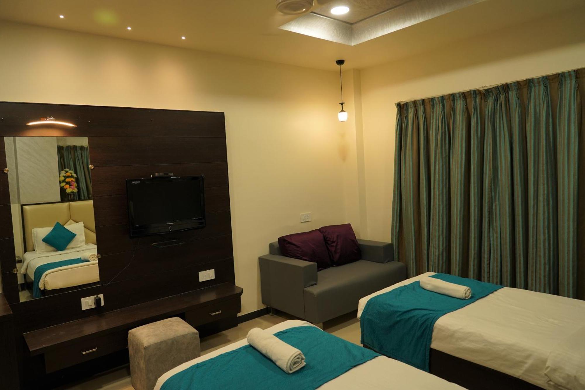 Marshall The Grand Hotel Ahmedabad Eksteriør bilde