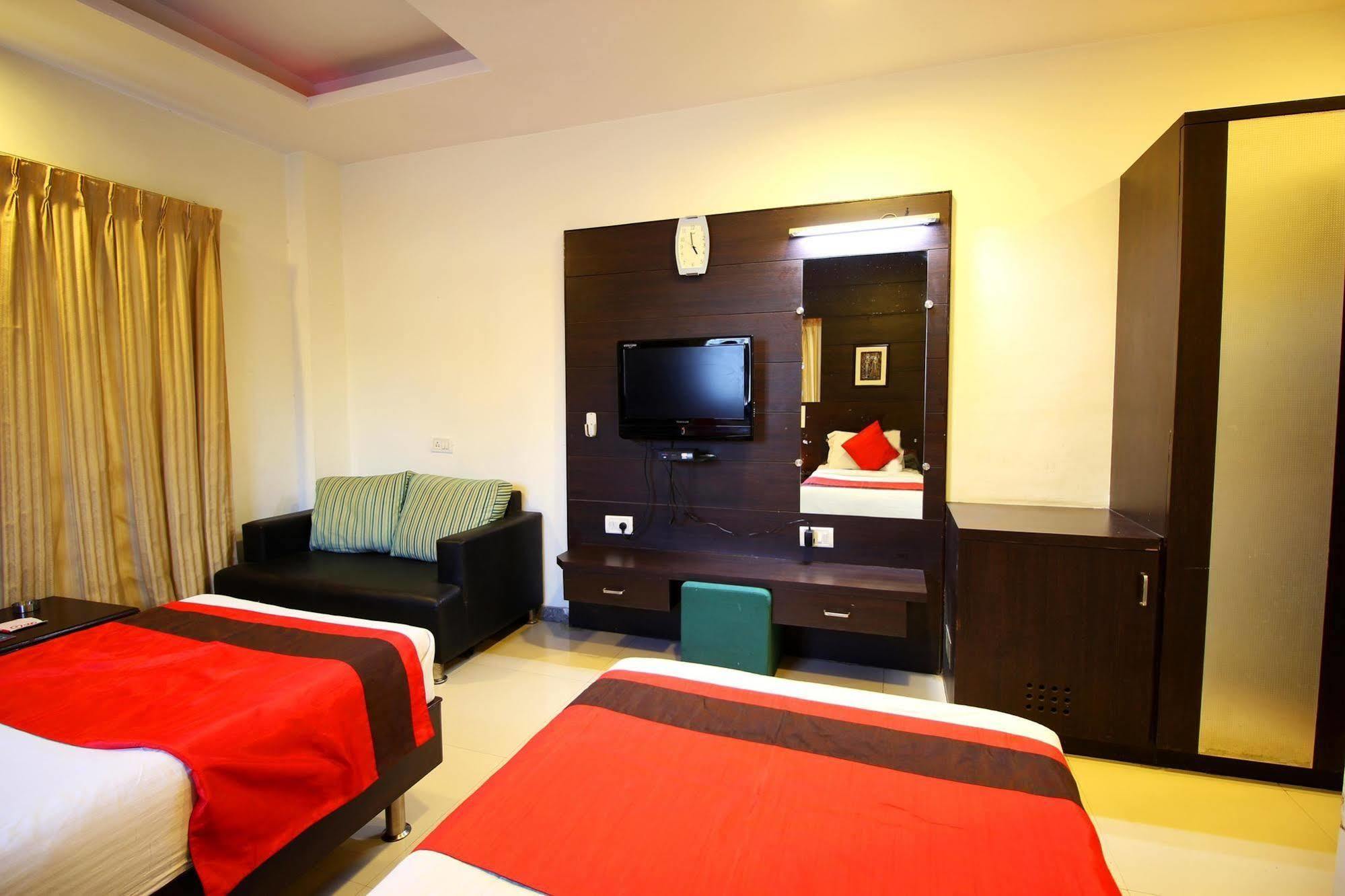 Marshall The Grand Hotel Ahmedabad Eksteriør bilde